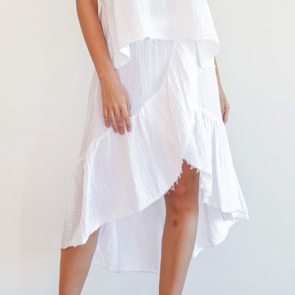 Elegant White Tiered Skirt - Linen STARK - Size Large - Like New - Ruffled
